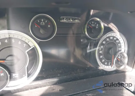 2015 Ram 1500 Laramie z USA, uszkodzony, nr VIN 1C6RR7NT2FS767815